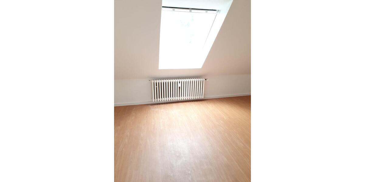 Dachgeschoßwohnung Essen Stadtbezirk III - 2 Zimmer, 50 m&sup2;, 470&euro; | Angebot:26483901