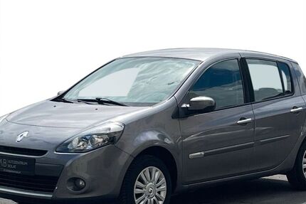 Renault Clio 88.300 km 4.900 &euro; Solingen/NRW 42655