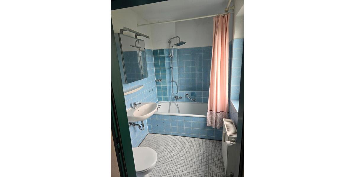 Erdgeschoßwohnung Solingen Wald - 3 Zimmer, 73 m&sup2;, 435&euro; | Angebot:25880786