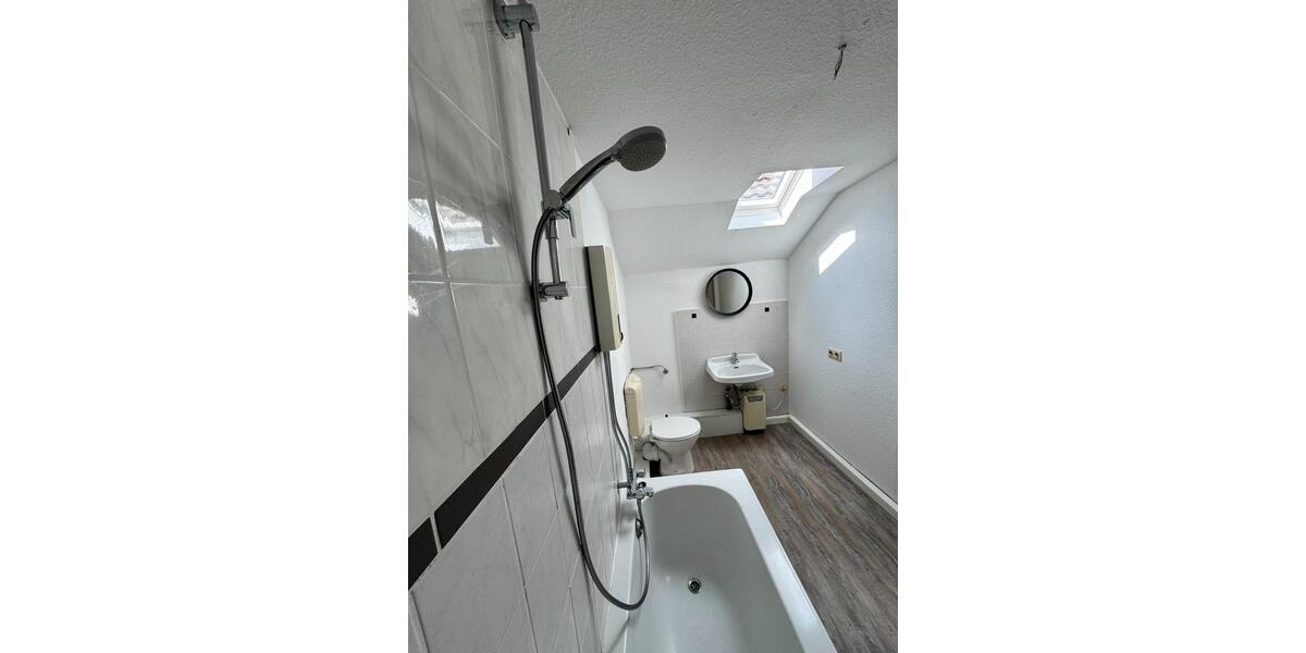 Dachgeschoßwohnung Hattingen - 3 Zimmer, 61 m&sup2;, 385&euro; | Angebot:26612580