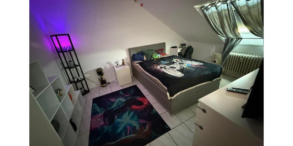 Dachgeschoßwohnung Wuppertal - 4.5 Zimmer, 90 m&sup2;, 916&euro; | Angebot:24399097