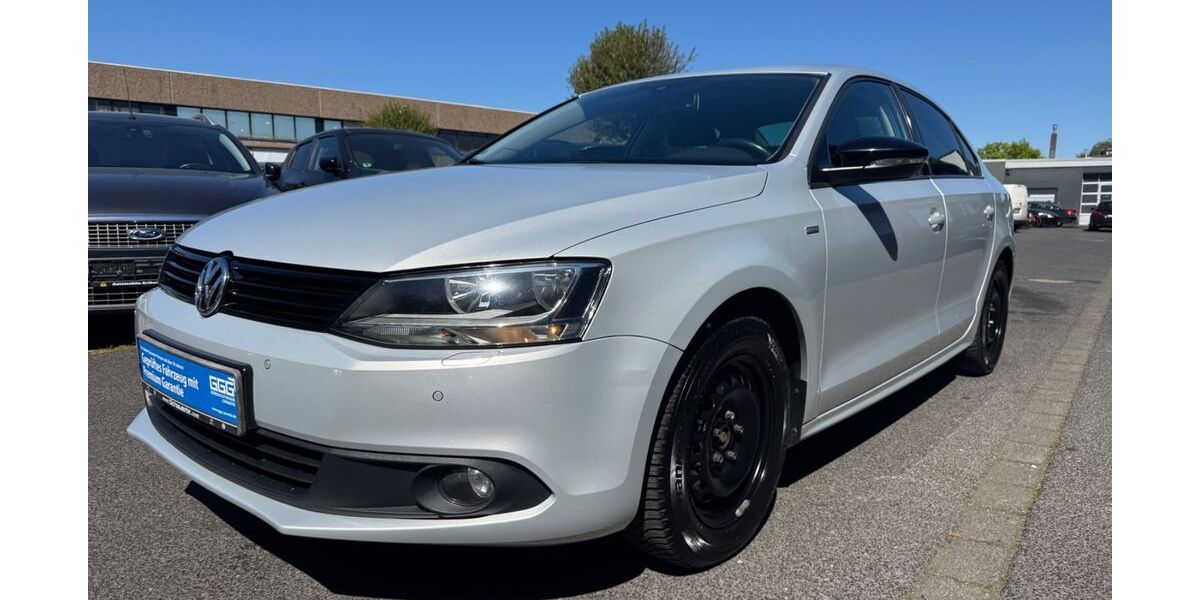 VW Jetta 141.166 km 6.990 &euro; Düsseldorf 40233