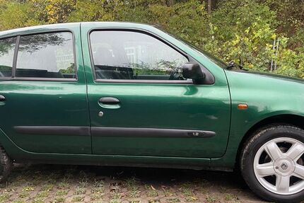 Renault Clio 210.000 km 790 &euro; Hilden 40724