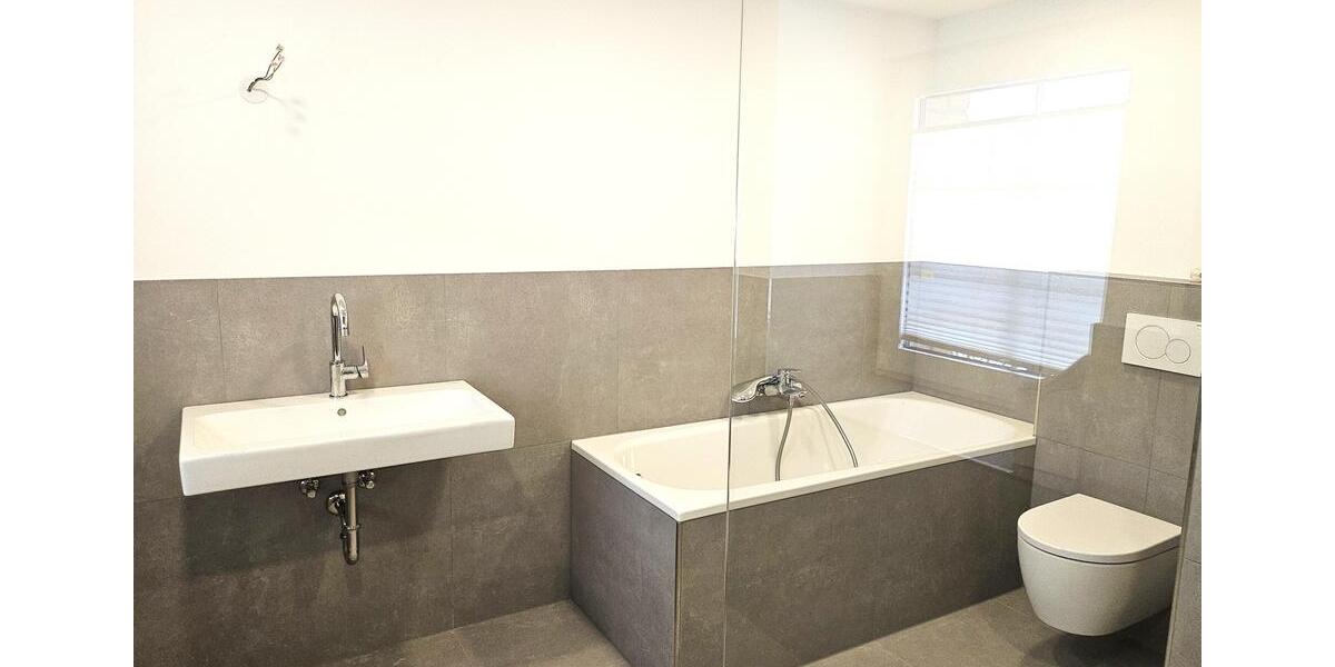 Einfamilienhaus Wipperfürth - 5 Zimmer, 227 m&sup2;, 2.500&euro; | Angebot:25988677