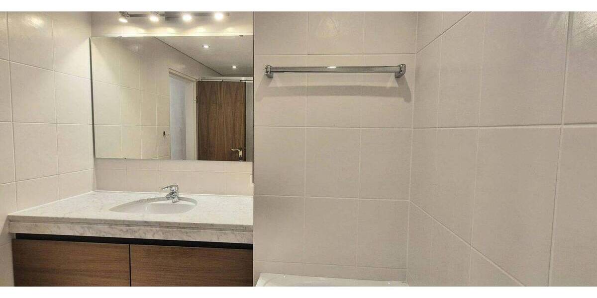Etagenwohnung Essen Stadtwald - 2 Zimmer, 70 m&sup2;, 215.000&euro; | Angebot:26128173
