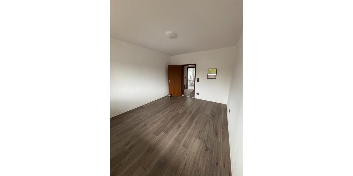 Etagenwohnung Langenfeld (Rheinland) - 3 Zimmer, 66 m&sup2;, 1.100&euro; | Angebot:26031704
