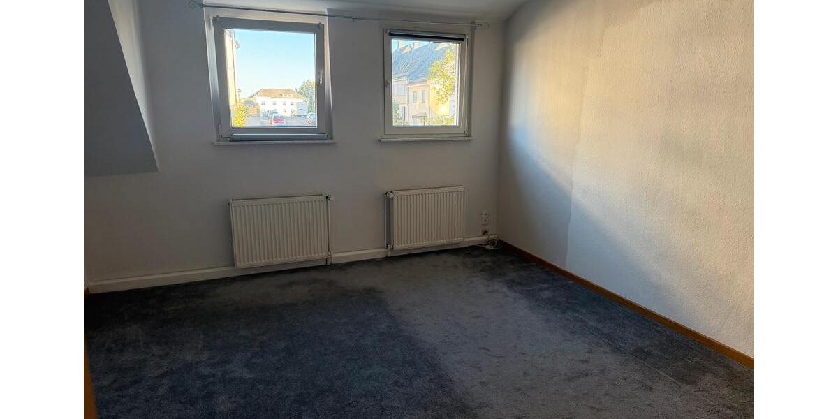 Dachgeschoßwohnung Remscheid Reinshagen - 1 Zimmer, 68 m&sup2;, 590&euro; | Angebot:26491225
