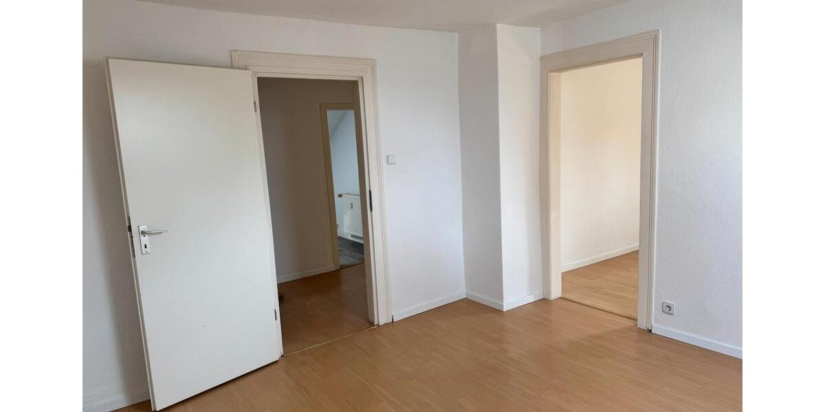 Dachgeschoßwohnung Hattingen - 3 Zimmer, 61 m&sup2;, 385&euro; | Angebot:26612580