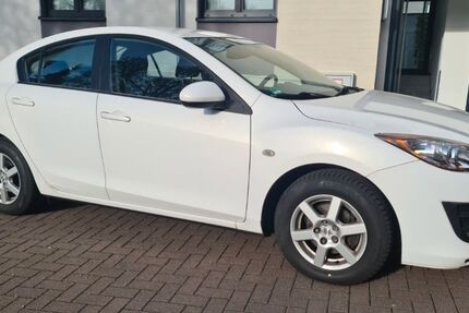 Mazda 3 135.000 km 5.990 &euro; Essen 45219