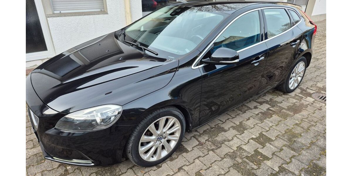 Volvo V40 133.000 km 8.490 &euro; Sprockhövel 45549