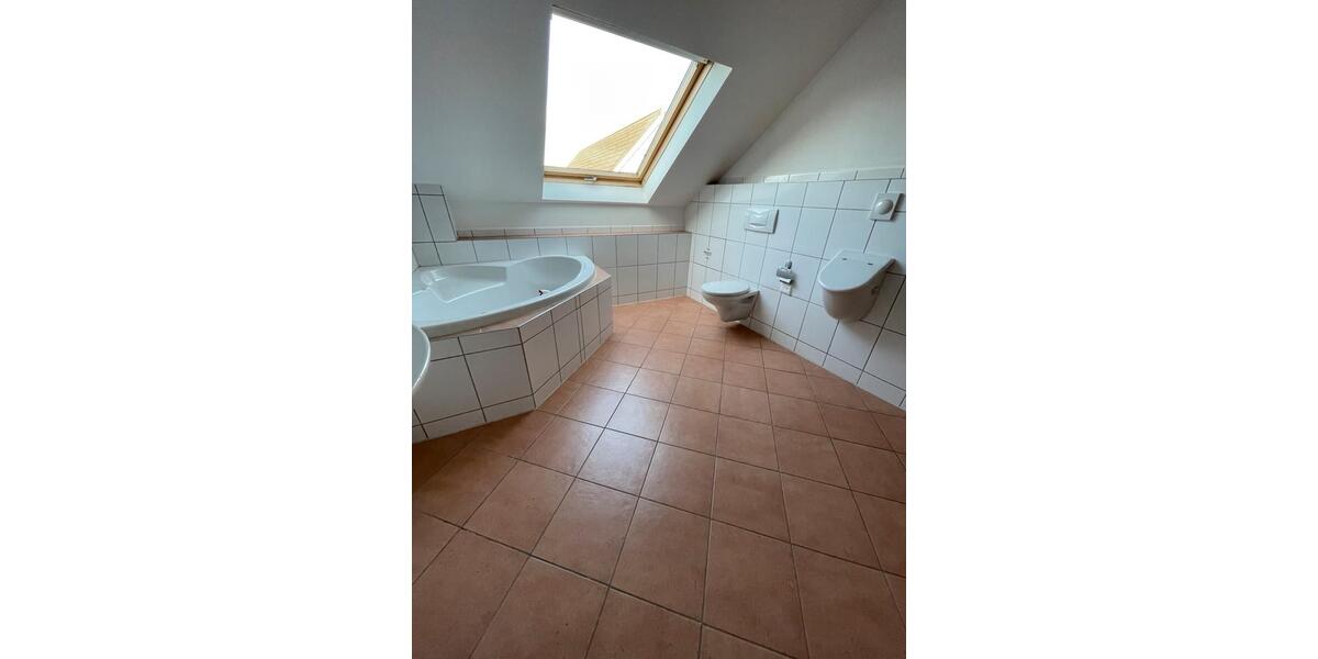 Dachgeschoßwohnung Radevormwald - 2 Zimmer, 62 m&sup2;, 520&euro; | Angebot:25640145