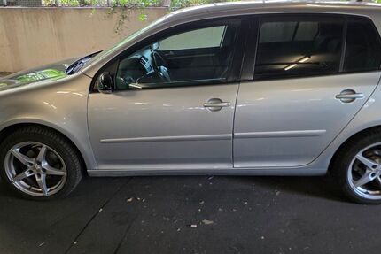 VW Golf 230.000 km 3.500 &euro; dusseldorf 40239