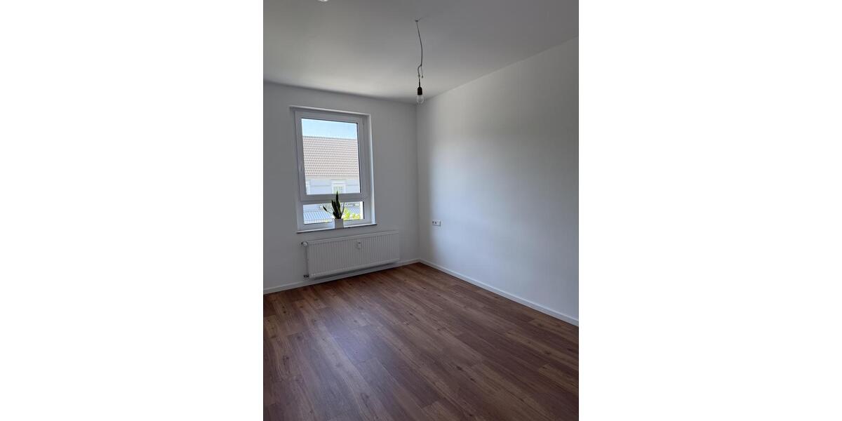Terrassenwohnung Langenfeld (Rheinland) - 2 Zimmer, 85 m&sup2;, 1.250&euro; | Angebot:26588048