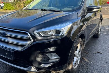 Ford Kuga 109.000 km 8.500 &euro; Essen 45147