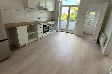 Wohnung Düsseldorf Heerdt - 2 Zimmer, 65 m&sup2;, 1.099&euro; | Angebot:25970862