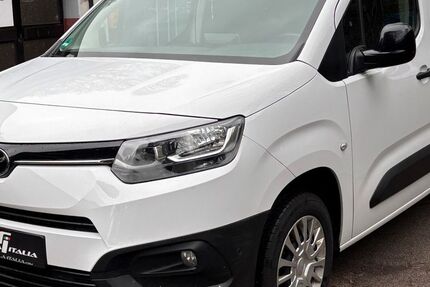 Toyota Proace City 83.400 km 13.990 &euro; Solingen 42697