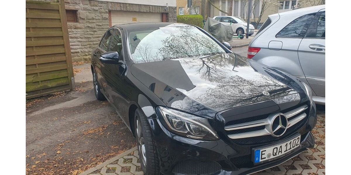 Mercedes-Benz C 180 82.500 km 21.300 &euro; Essen 45136