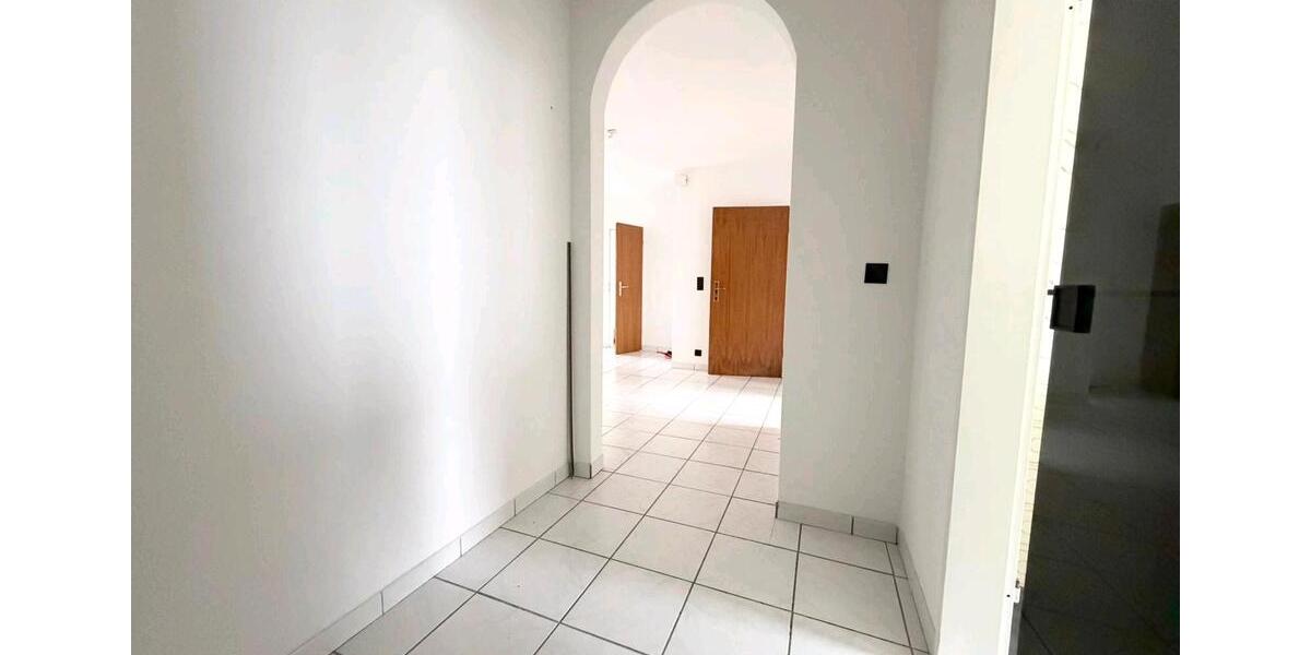 Etagenwohnung Hilden - 3 Zimmer, 120 m&sup2;, 1.500&euro; | Angebot:26005068