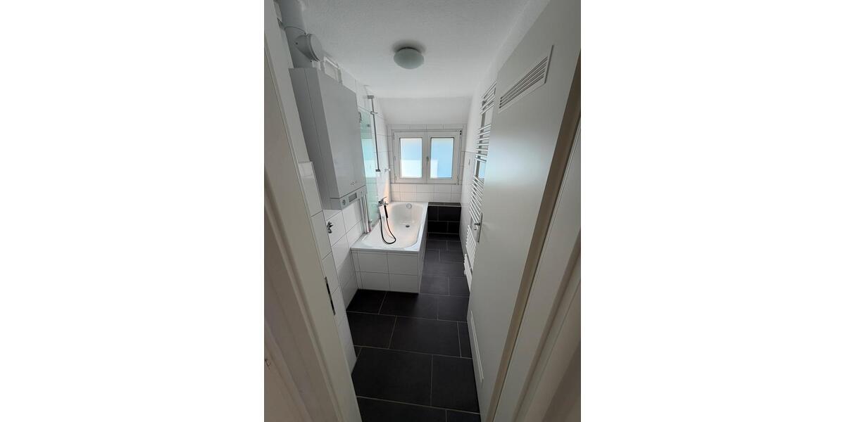 Dachgeschoßwohnung Remscheid - 2.5 Zimmer, 55 m&sup2;, 608&euro; | Angebot:26521339