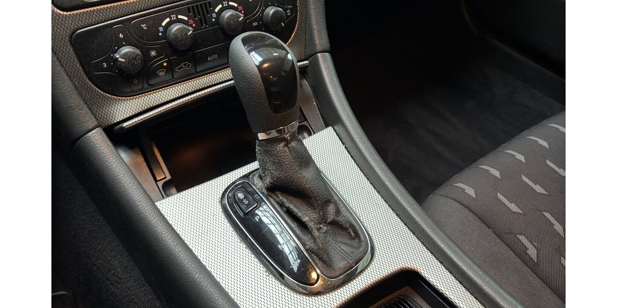 Mercedes-Benz C 220 CDI Pano SHZ Autom Klima 160.567 km 1.600 &euro; Wuppertal 42327