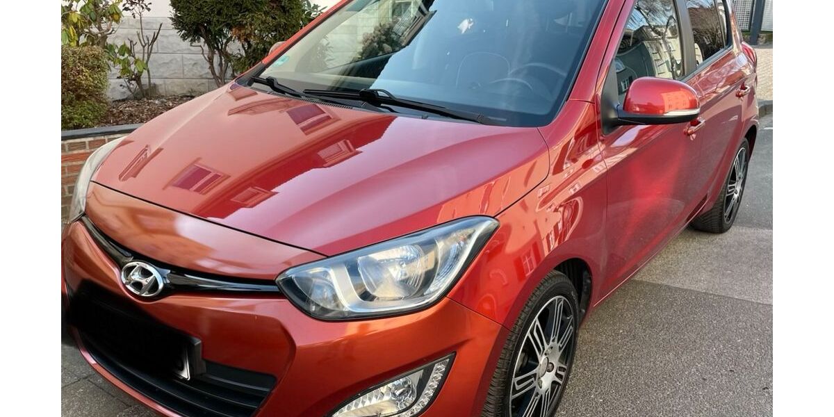 Hyundai i20 113.000 km 6.600 &euro; Solingen 42697