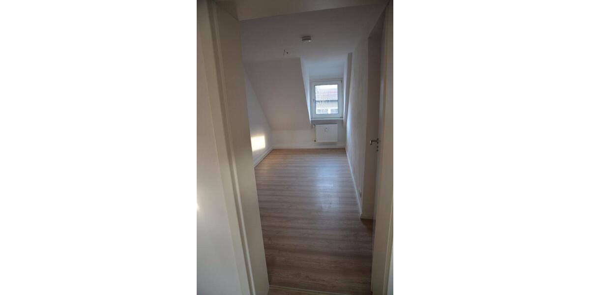 Dachgeschoßwohnung Essen Stadtbezirk III - 4 Zimmer, 58 m&sup2;, 580&euro; | Angebot:26494648