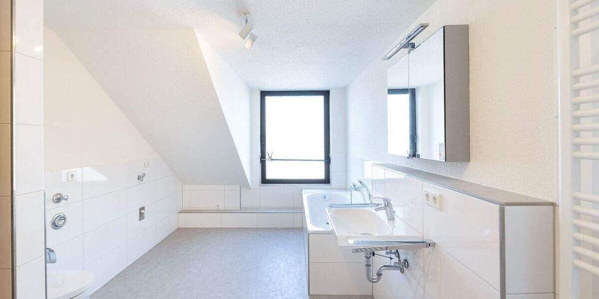 Etagenwohnung Düsseldorf Flingern Nord - 2 Zimmer, 82 m&sup2;, 1.330&euro; | Angebot:25745721
