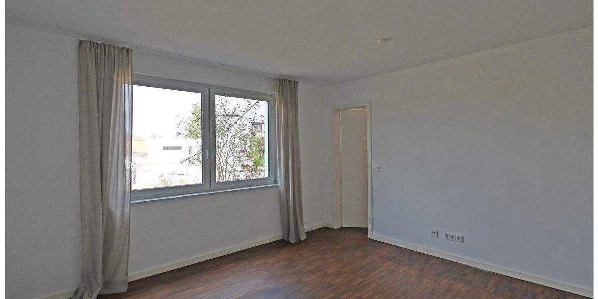 Etagenwohnung Mülheim Menden/Ickten - 4 Zimmer, 134 m&sup2;, 2.100&euro; | Angebot:25834606
