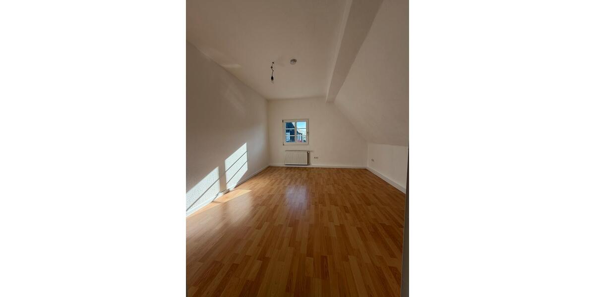 Dachgeschoßwohnung Remscheid Lüttringhausen - 2 Zimmer, 63 m&sup2;, 500&euro; | Angebot:25994220