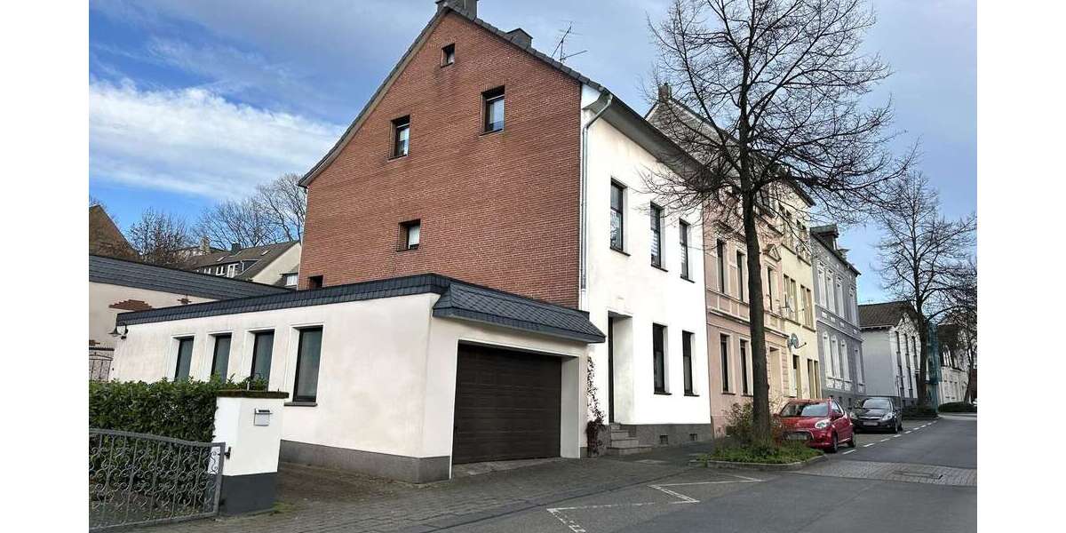 Einfamilienhaus Solingen Mitte - 7 Zimmer, 145 m&sup2;, 335.000&euro; | Angebot:24339163