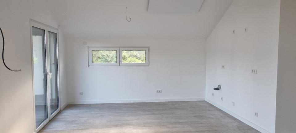 Dachgeschoßwohnung Mülheim an der Ruhr Menden-Holthausen - 3 Zimmer, 76 m&sup2;, 1.200&euro; | Angebot:25340739
