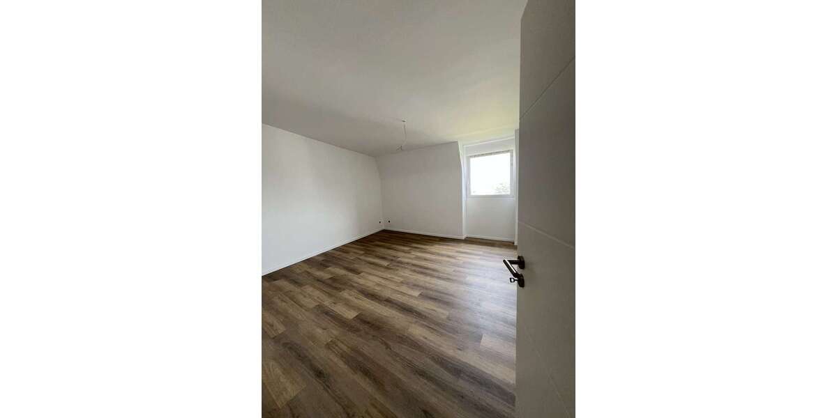 Etagenwohnung Essen Stadtbezirk III - 2 Zimmer, 68 m&sup2;, 750&euro; | Angebot:26085247