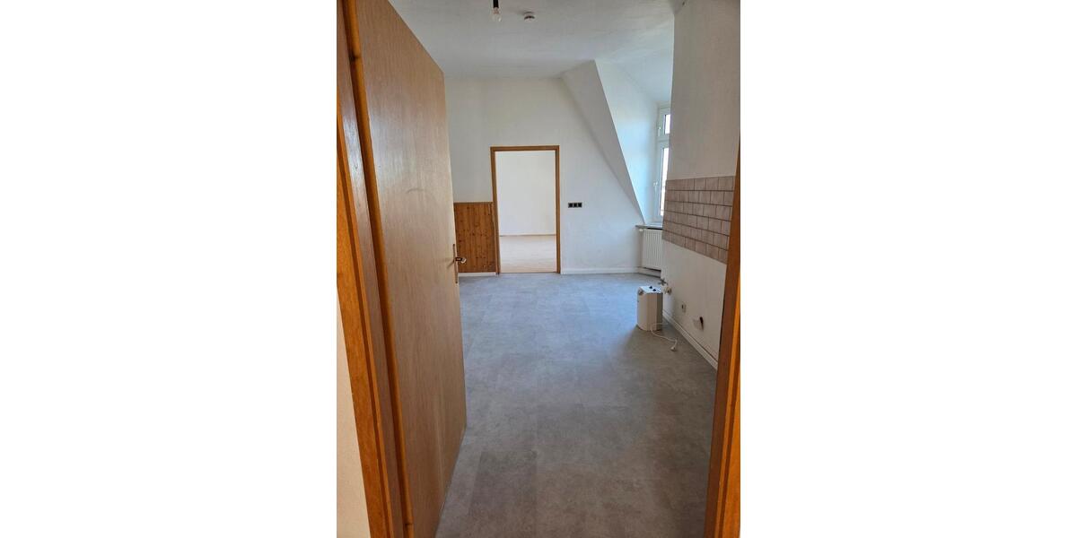 Dachgeschoßwohnung Wuppertal Gemarkung Barmen - 4 Zimmer, 90 m&sup2;, 625&euro; | Angebot:25963687