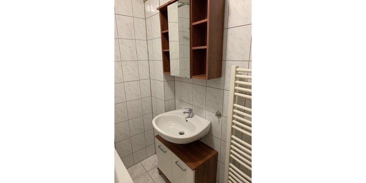 Etagenwohnung Solingen Central - 2 Zimmer, 72 m&sup2;, 650&euro; | Angebot:26632060