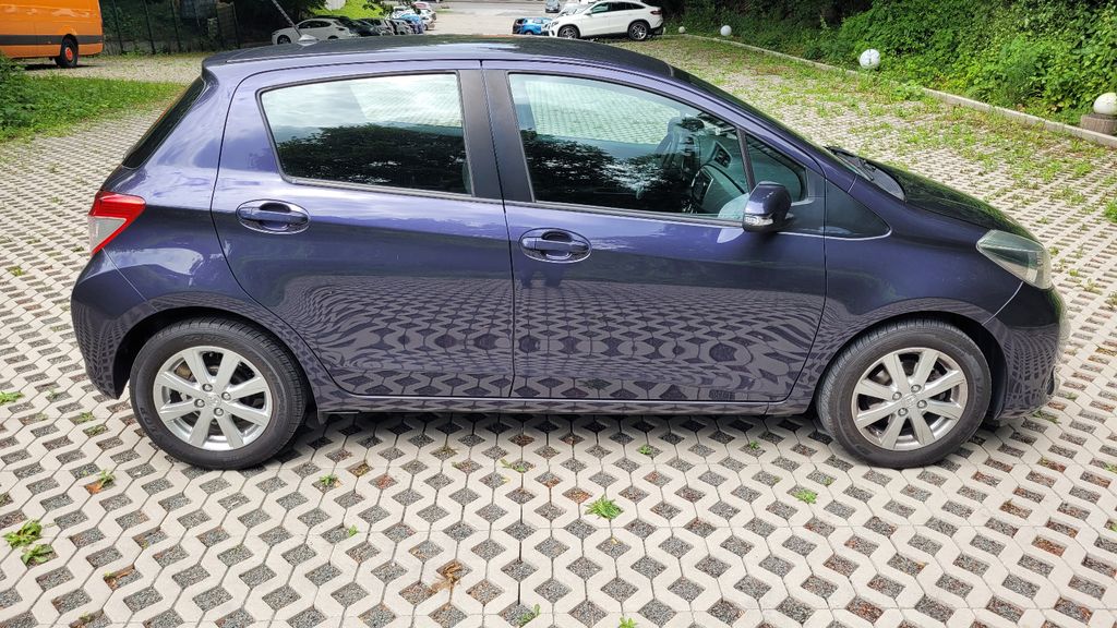 Toyota Yaris 75.839 km 7.900 &euro; Solingen 42719
