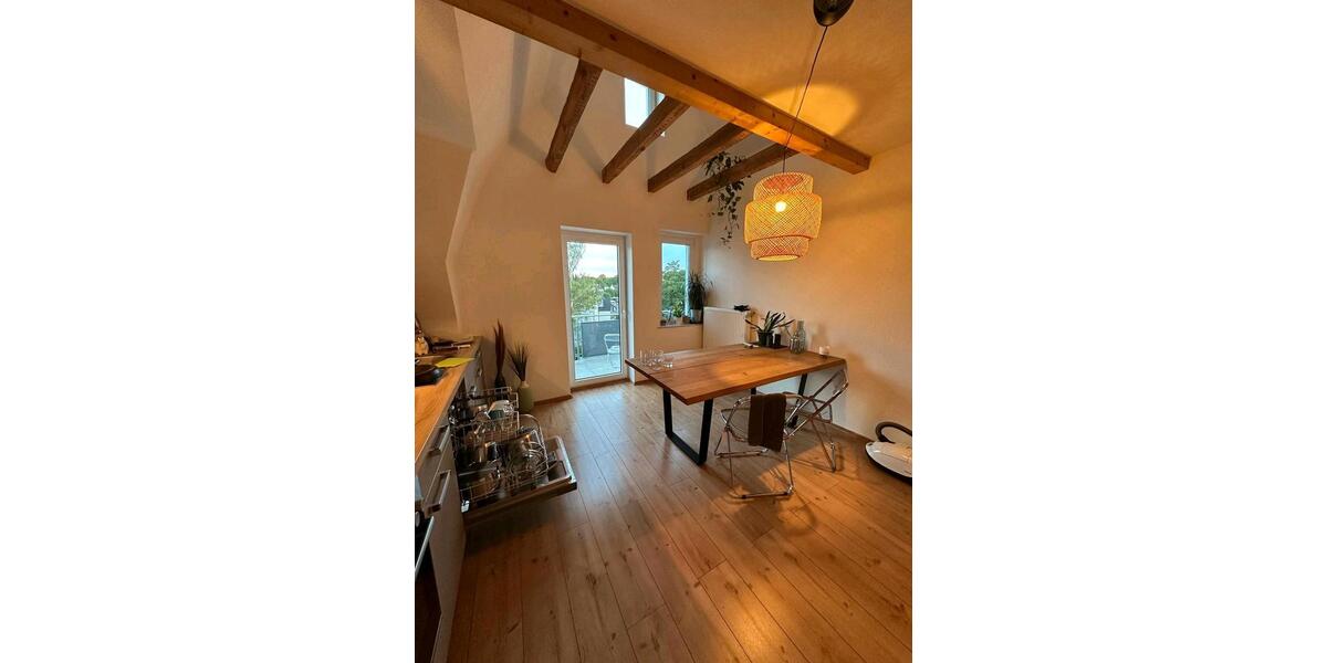 Dachgeschoßwohnung Solingen - 3 Zimmer, 100 m&sup2;, 1.190&euro; | Angebot:25974947