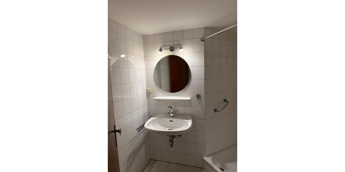 Etagenwohnung Düsseldorf Stadtbezirk 7 - 1 Zimmer, 30 m&sup2;, 300&euro; | Angebot:26033122