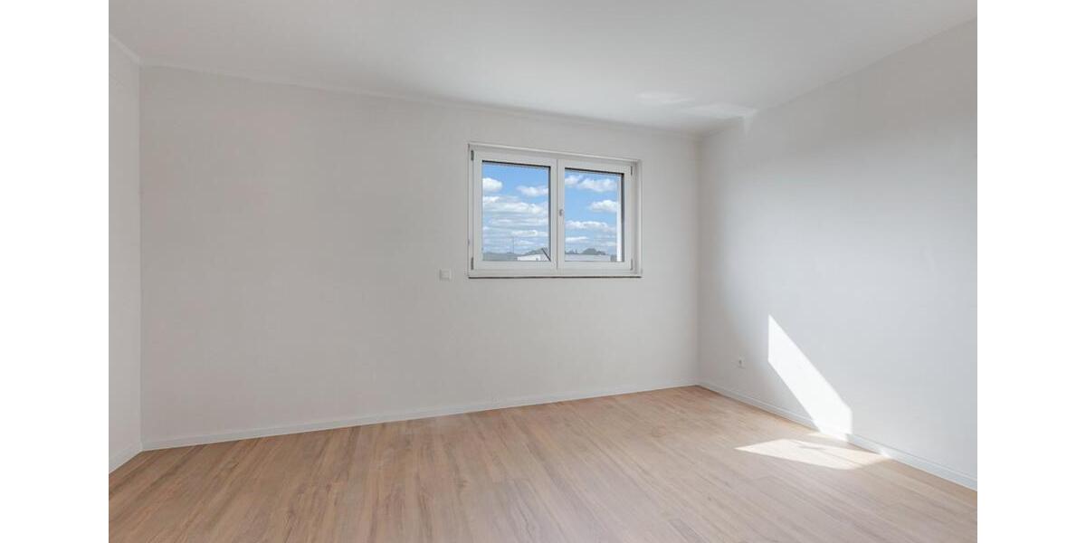 Reihenhaus Langenfeld (Rheinland) - 4.5 Zimmer, 110 m&sup2;, 1.590&euro; | Angebot:25228388