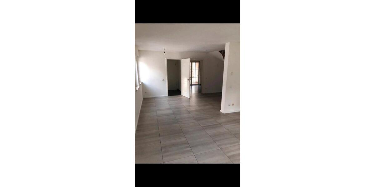 Maisonettenwohnung Velbert Pöthen - 3 Zimmer, 103 m&sup2;, 1.000&euro; | Angebot:26638389