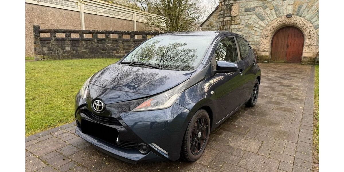 Toyota Aygo (X) 85.000 km 6.980 &euro; Remscheid 42853