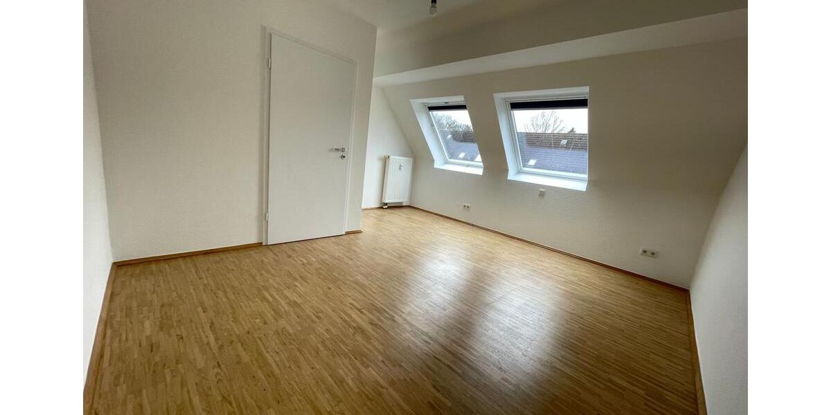 Dachgeschoßwohnung Essen Stadtbezirk IV - 3 Zimmer, 80 m&sup2;, 844&euro; | Angebot:25920220