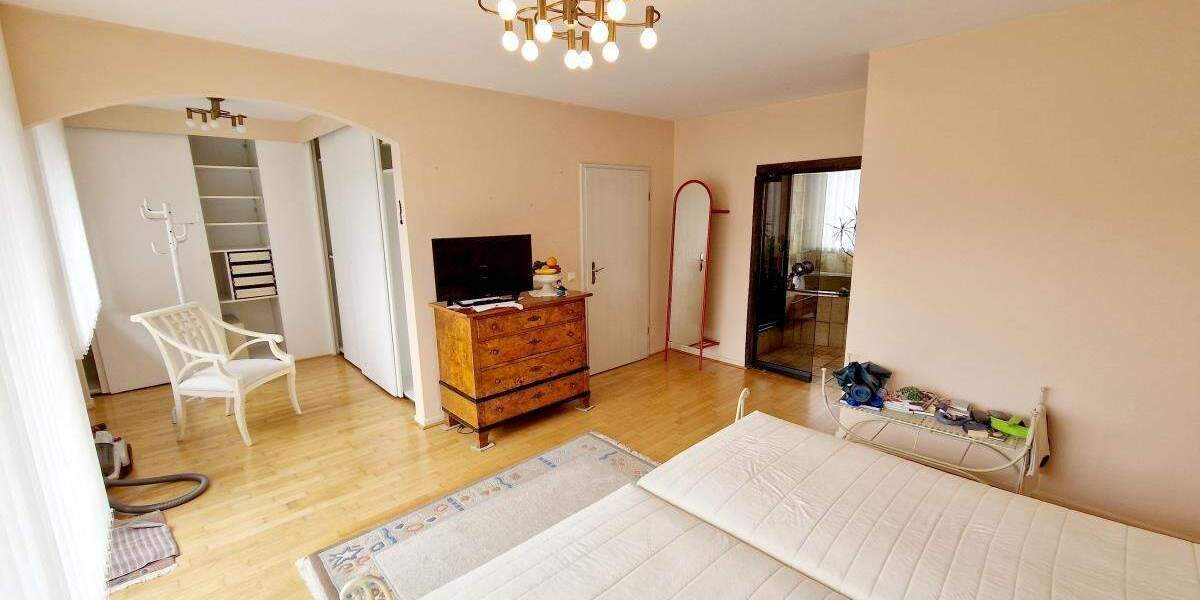 Einfamilienhaus Mülheim Holthausen - 5 Zimmer, 216 m&sup2;, 599.000&euro; | Angebot:25779202