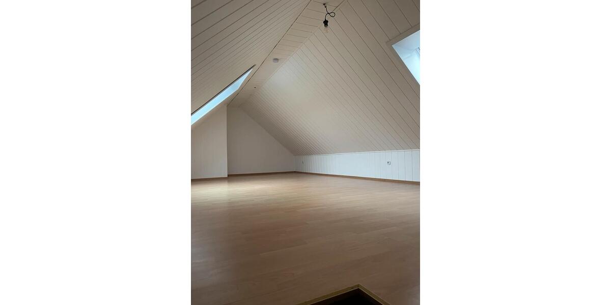 Dachgeschoßwohnung Wuppertal Gemarkung Elberfeld - 3 Zimmer, 76 m&sup2;, 880&euro; | Angebot:25394222