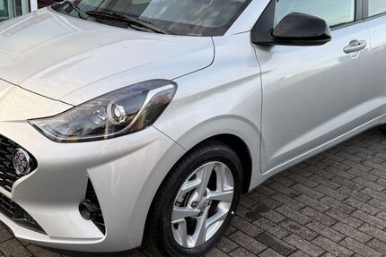 Hyundai i10 9.402 km 14.666 &euro; Radevormwald 42477