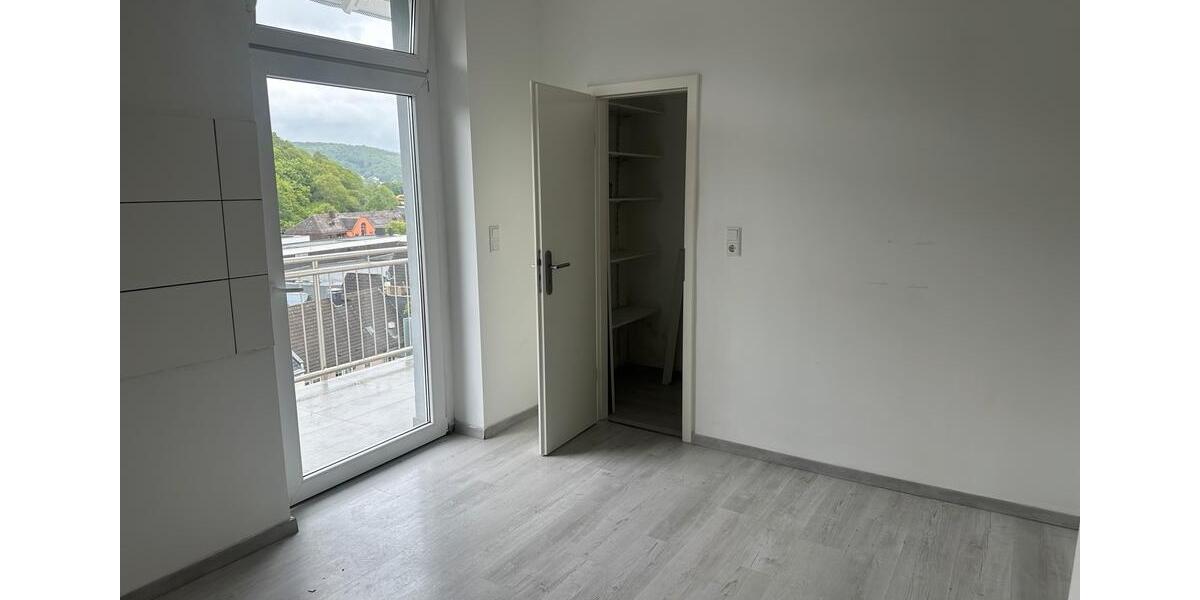 Etagenwohnung Ennepetal - 3 Zimmer, 95 m&sup2;, 900&euro; | Angebot:26535379