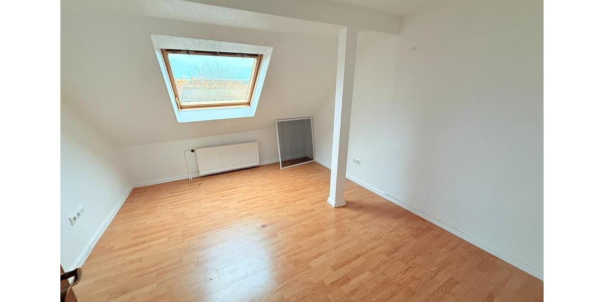 Dachgeschoßwohnung Gelsenkirchen Gelsenkirchen-Mitte - 4 Zimmer, 106 m&sup2;, 725&euro; | Angebot:25054963