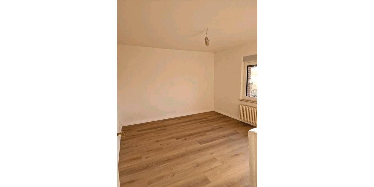 Erdgeschoßwohnung Düsseldorf Stadtbezirk 6 - 4 Zimmer, 110 m&sup2;, 1.600&euro; | Angebot:25972372