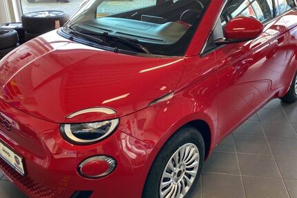 Fiat 500e 6.800 km 25.799 &euro; Langenfeld 40764