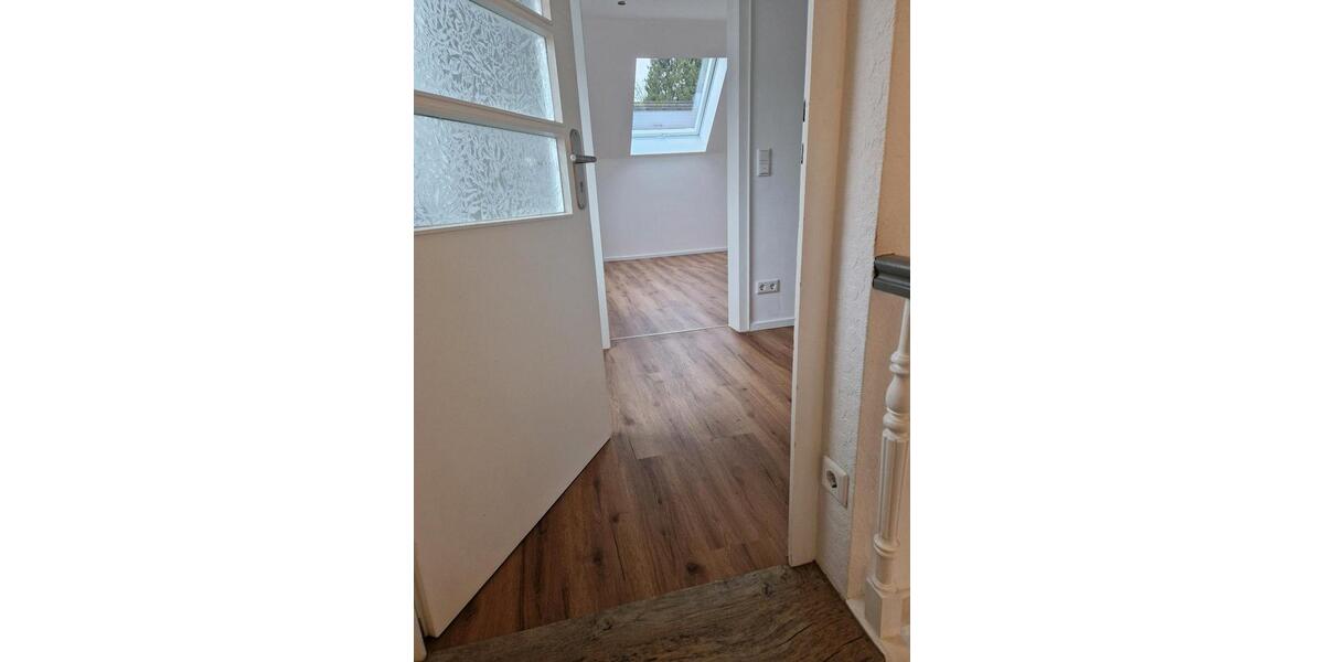 Maisonettenwohnung Solingen Mitte - 4 Zimmer, 100 m&sup2;, 1.500&euro; | Angebot:25282862
