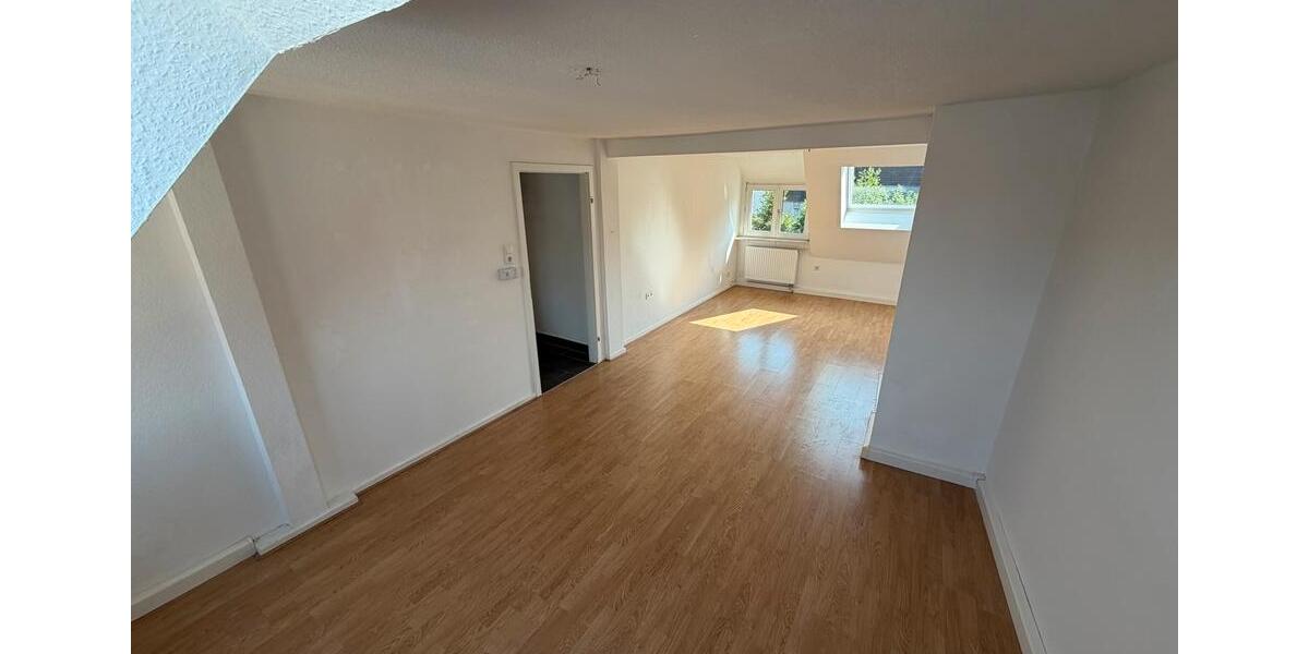 Dachgeschoßwohnung Remscheid - 2.5 Zimmer, 55 m&sup2;, 608&euro; | Angebot:26521339